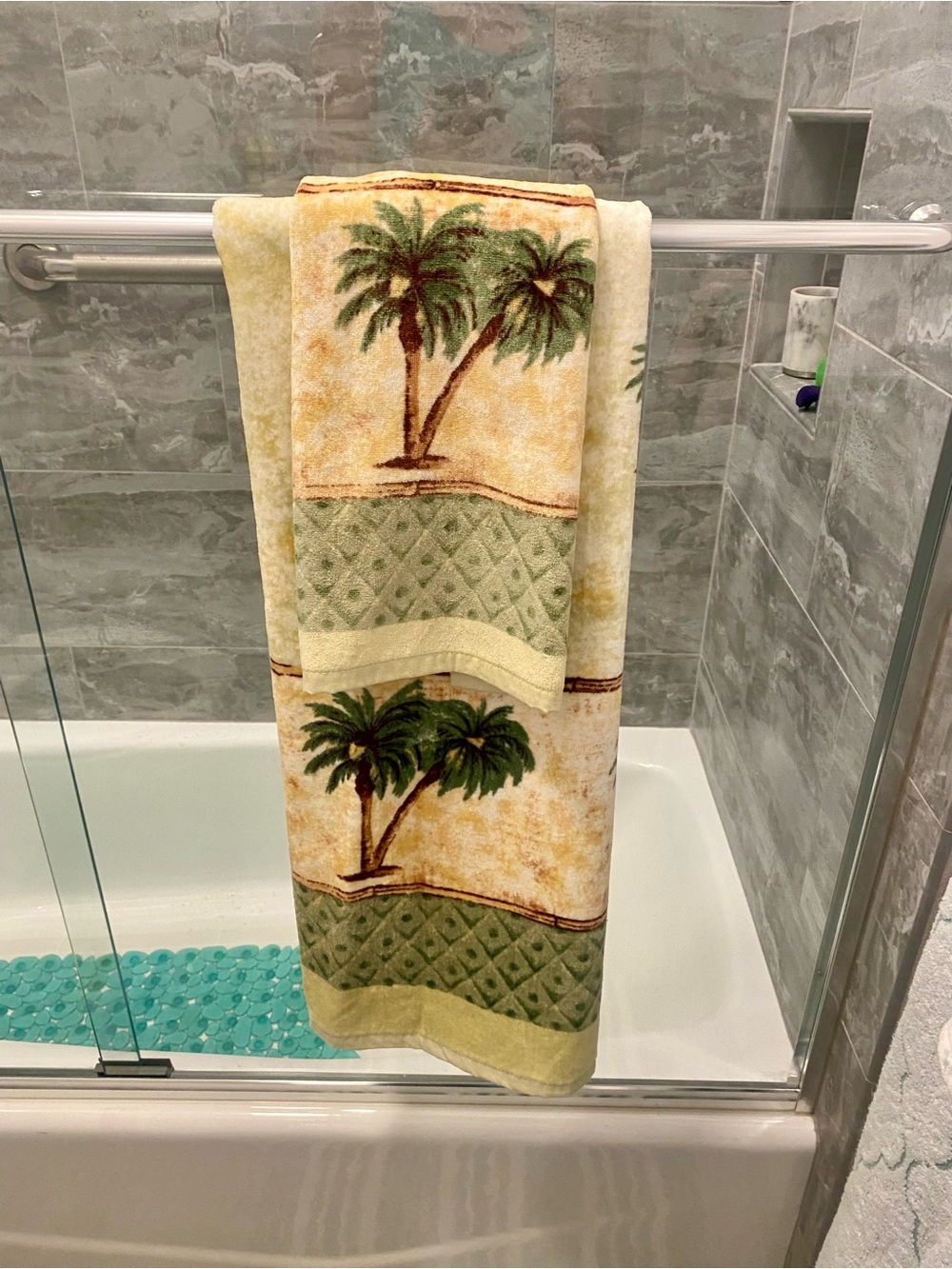Tropical Palm-Print Green and Cream Bath and Hand Towel - Home Bath